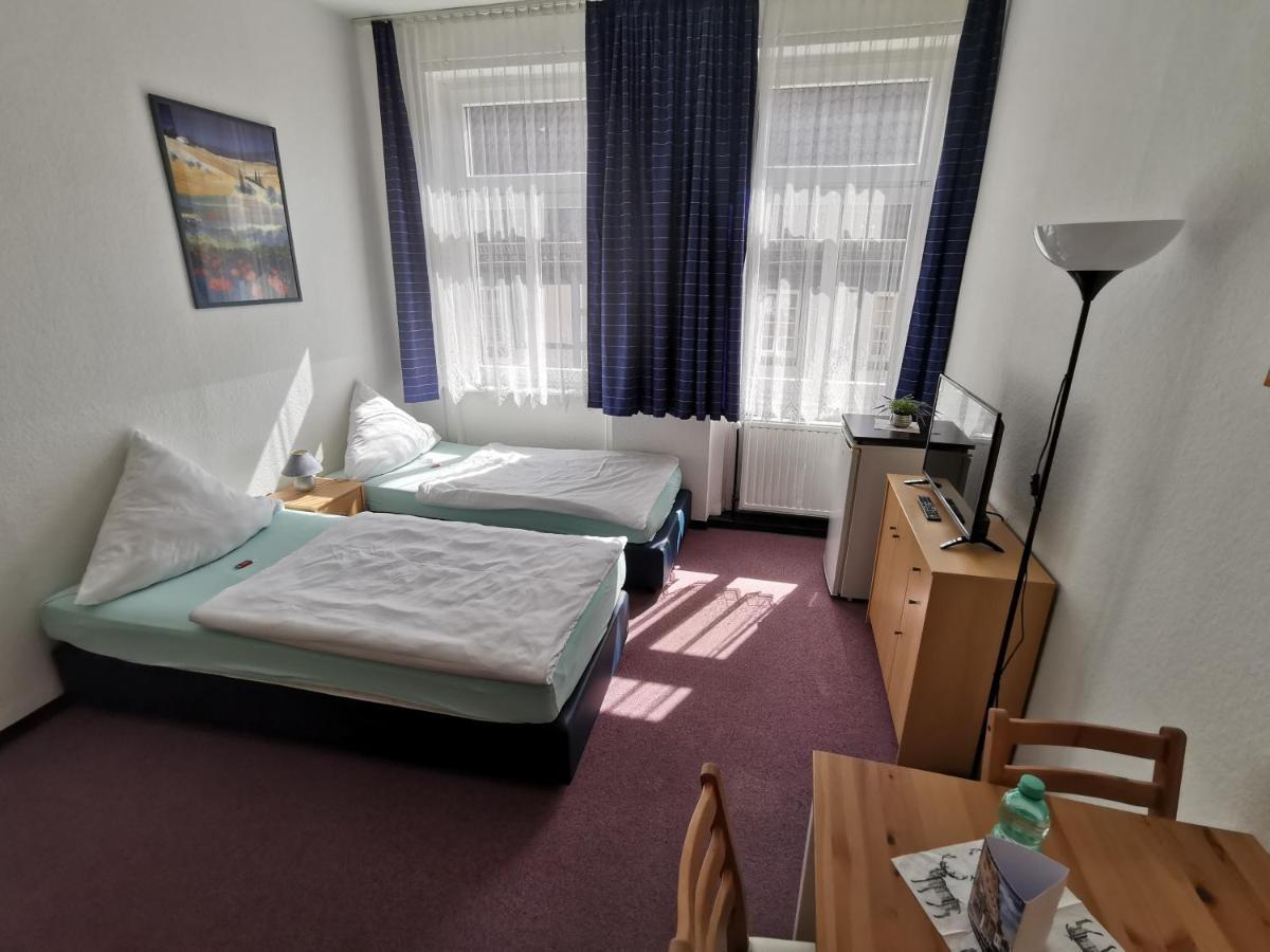 Hotel-Pension Zum Hirsch 하터쉐임 외부 사진