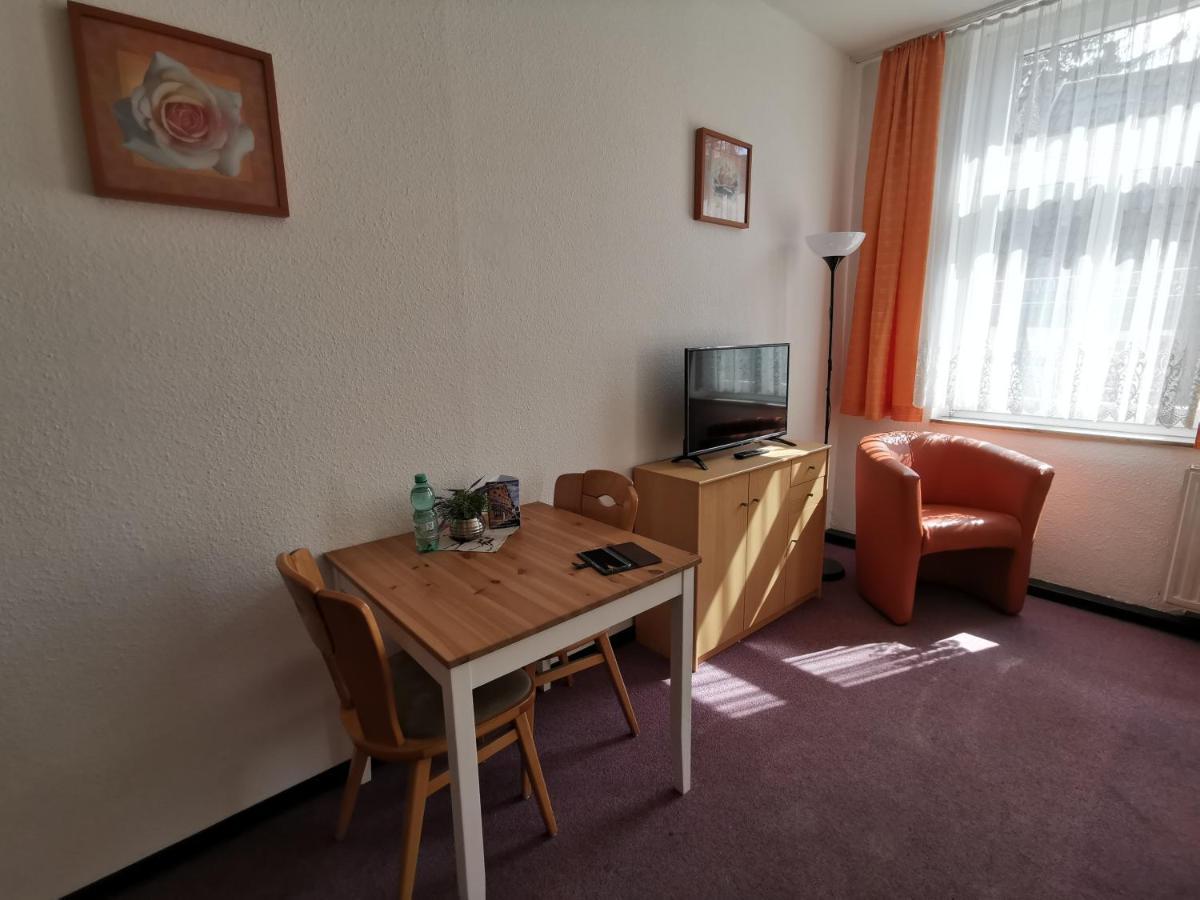 Hotel-Pension Zum Hirsch 하터쉐임 외부 사진