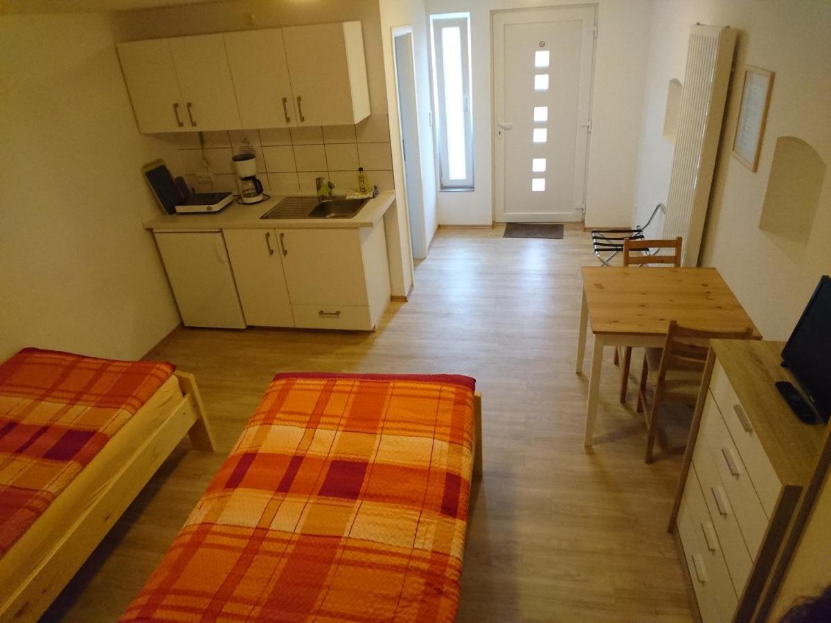 Hotel-Pension Zum Hirsch 하터쉐임 외부 사진