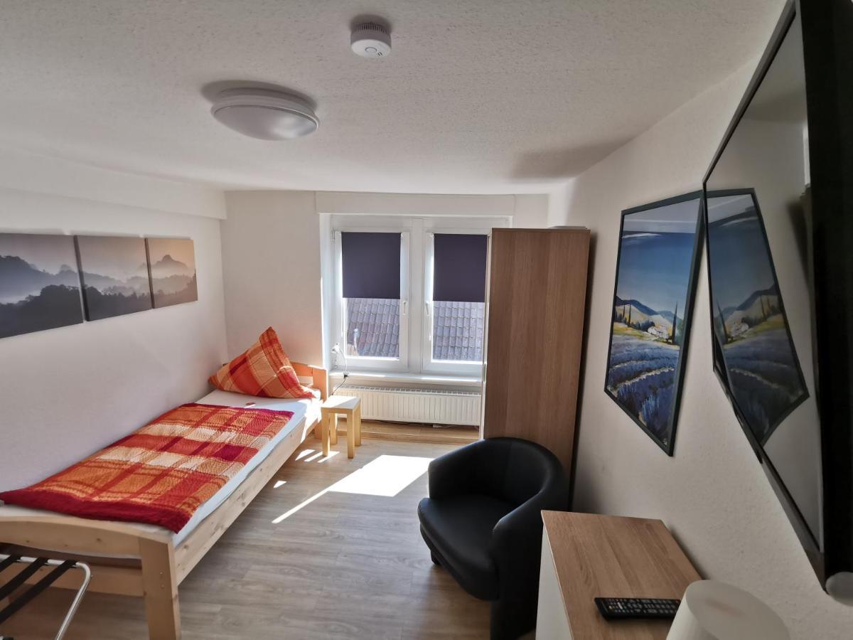 Hotel-Pension Zum Hirsch 하터쉐임 외부 사진