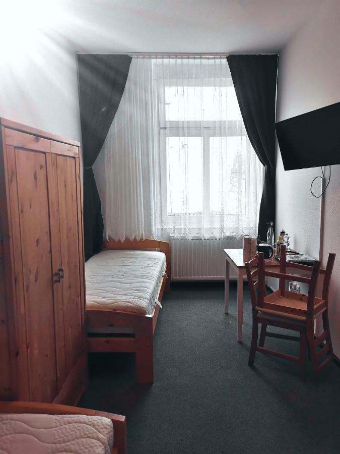 Hotel-Pension Zum Hirsch 하터쉐임 외부 사진